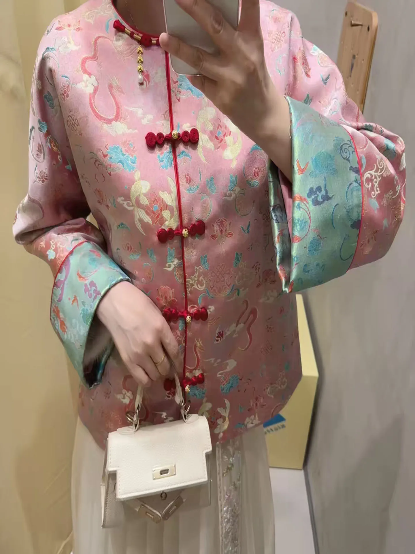 

Новая женская куртка в китайском стиле с длинными рукавами, круглым вырезом, вышивкой и тяжелой отделкой из шелка, традиционный китайский топ