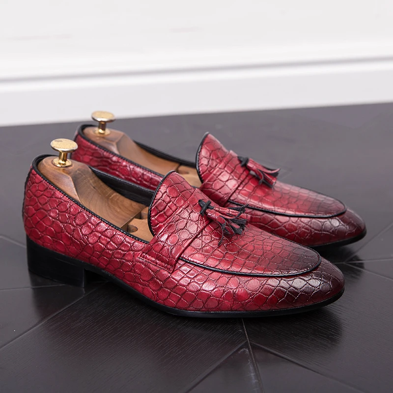 

Men Shoes Business Casual Trend Tassel Gradient Color Breathable Lightweight Nightclub Hairstylist Lazy Shoes