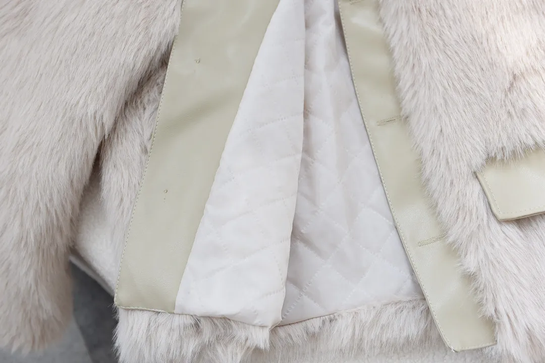 New High-end Small fragrant fur Coat For women 2026 Autumn/Winter New Imitating Fox fur Fashion Young style Short Loose Fur Top