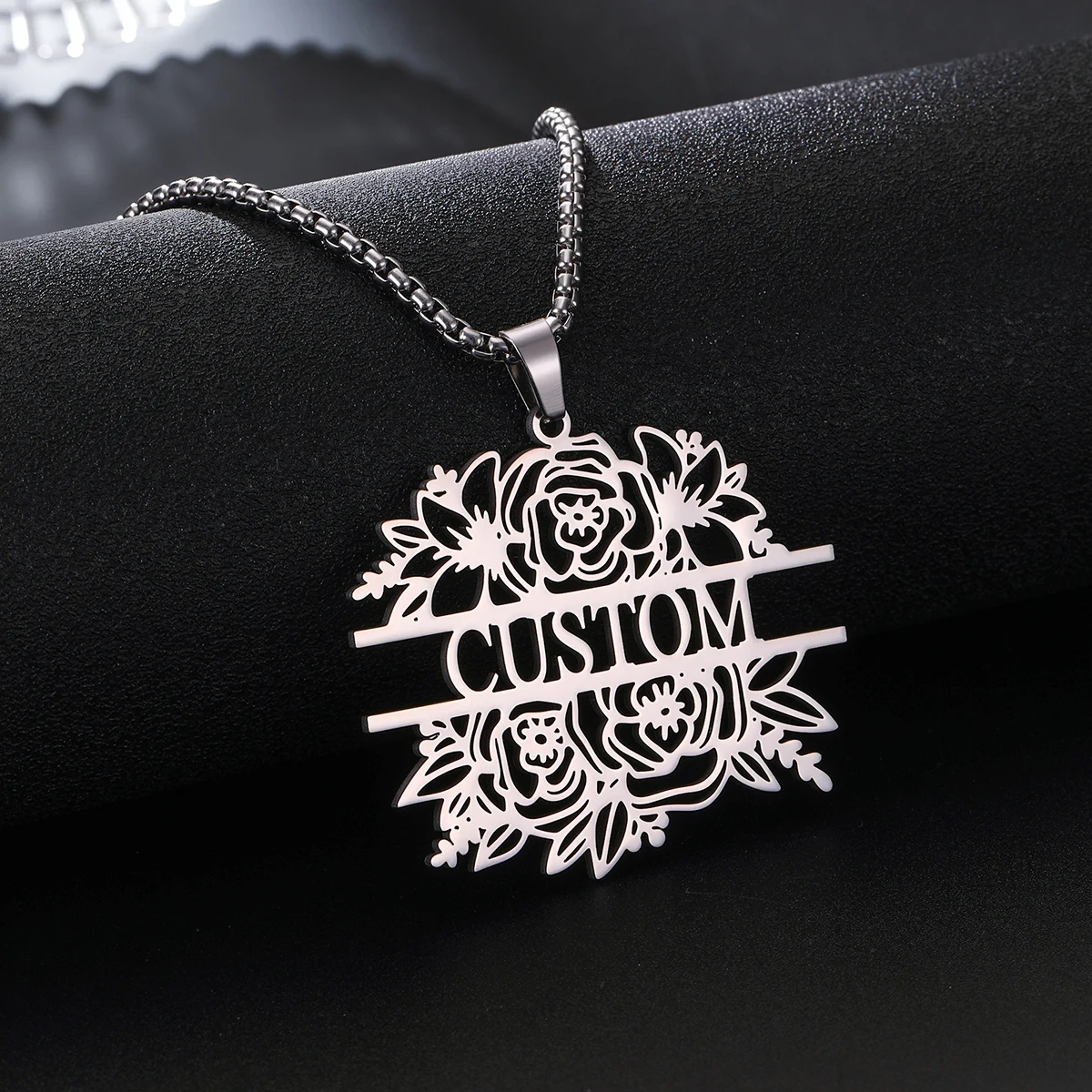 

Customized Personalized Flower Name Necklace For Women Men Stainless Steel Hollow out Flower Pattern Pendant Jewelry Gift
