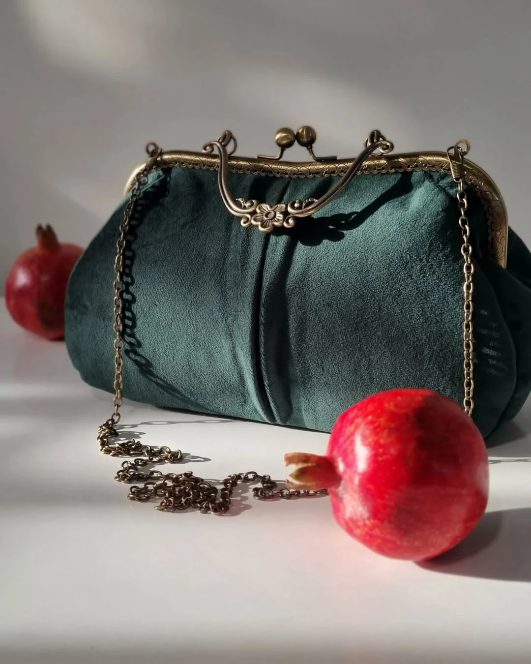 Lost in Vintage Velvet Bag Kisslock Bag Hand Bag Cristmas Fabric Purse Shoulder Cross Bags Frame Clutch Detachable Chain 36x21x8