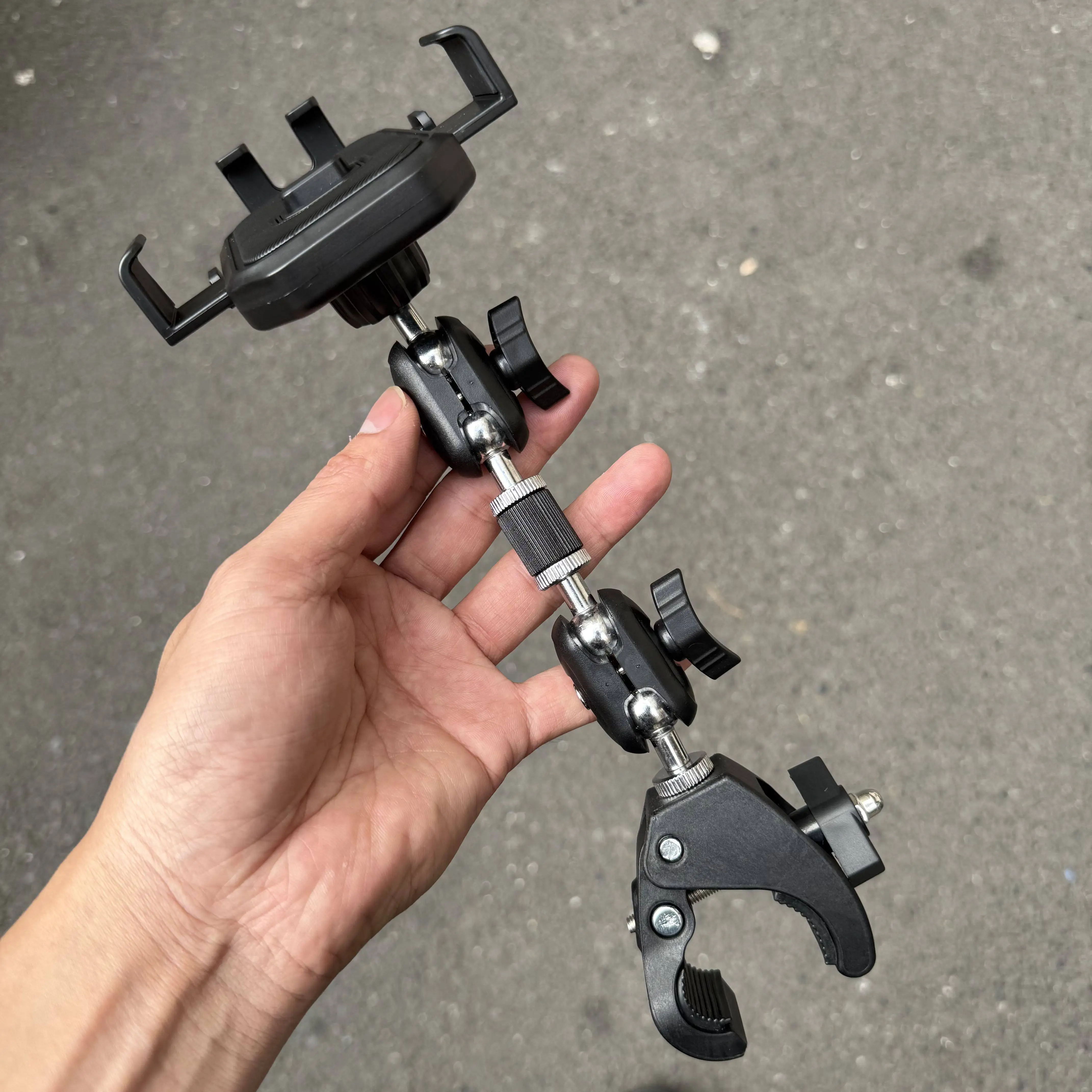 

Multifunctional 360 Degree Rotating Car Steering Wheel Fixing Clip Phone Holder round Tube Large Clip Suitable for Pea Clip