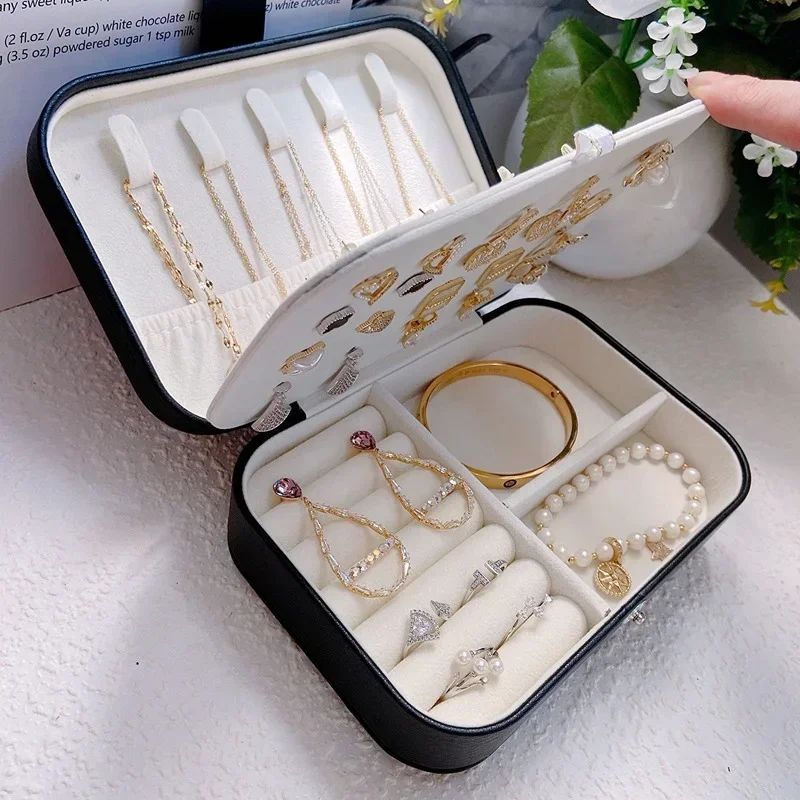 

Portable Jewelry Box Jewelry Organizer Display Travel Jewelry Case Boxes Button Leather Storage Zipper Jewelers