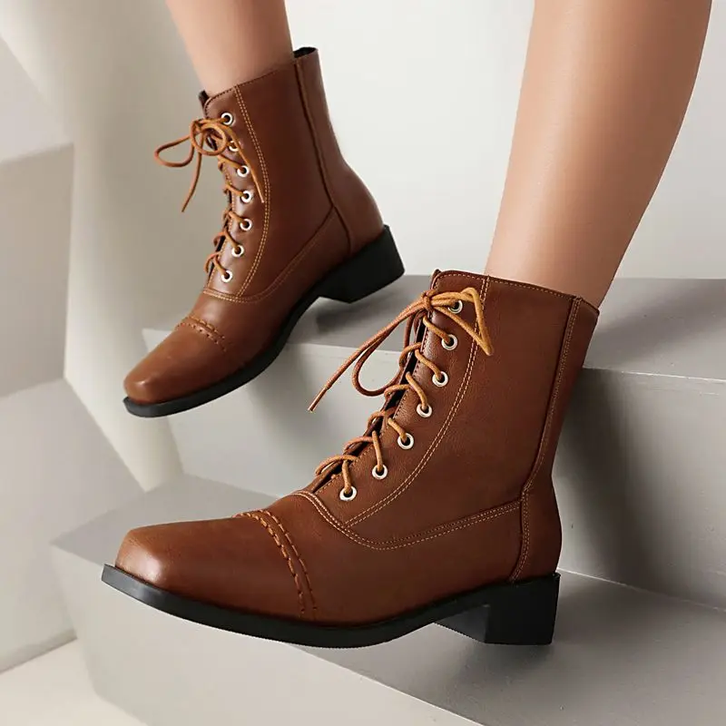 ORCHA LISA أنثى Mujer خمر المرأة دراجة نارية حذاء من الجلد ساحة تو 3.5 سنتيمتر كتلة كعب الدانتيل يصل حجم كبير 41-43 سيدة عادية