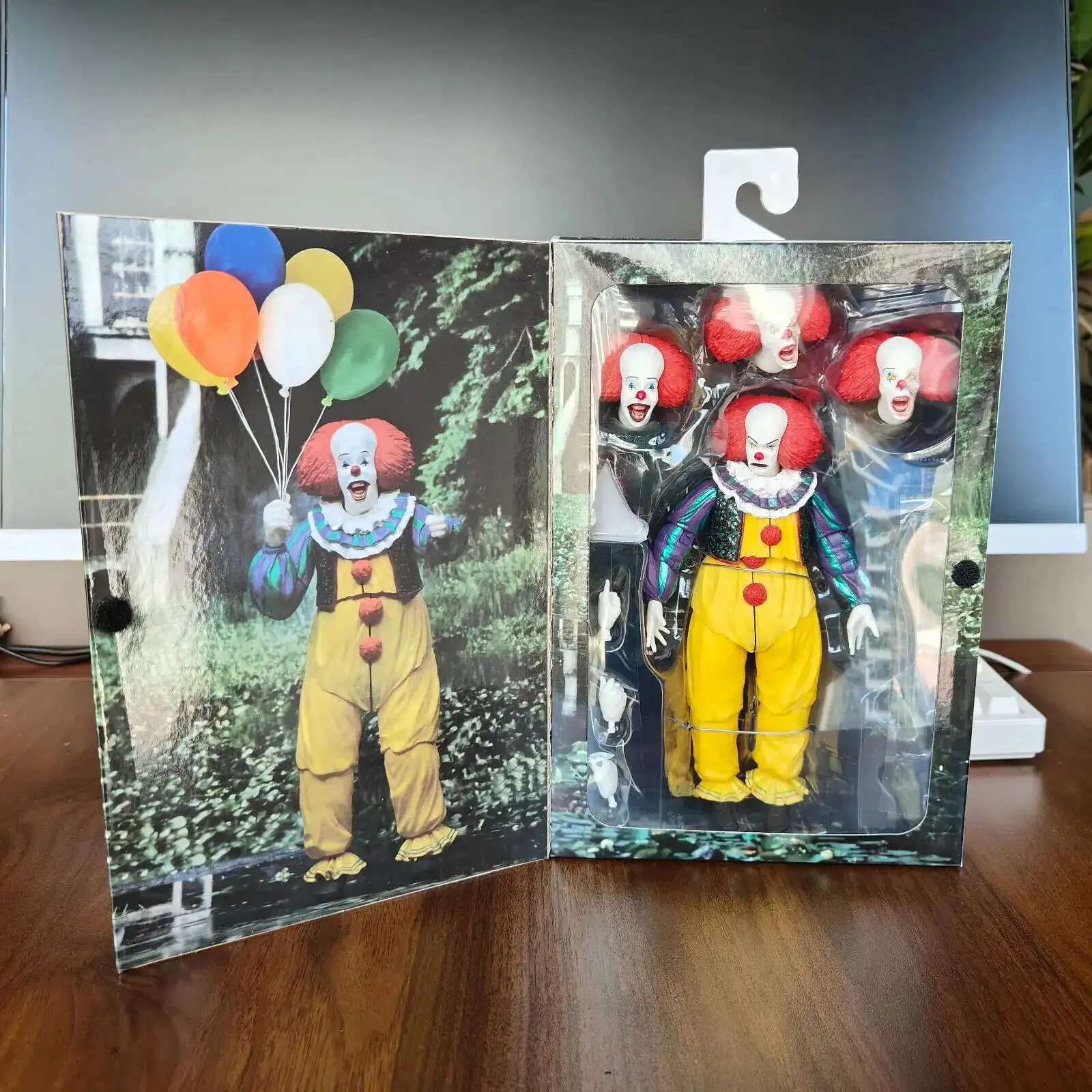 

Joker NECA Stephen King Clown Pennywise Action Figure Toys For Halloween Decoration Gift Domestic Version