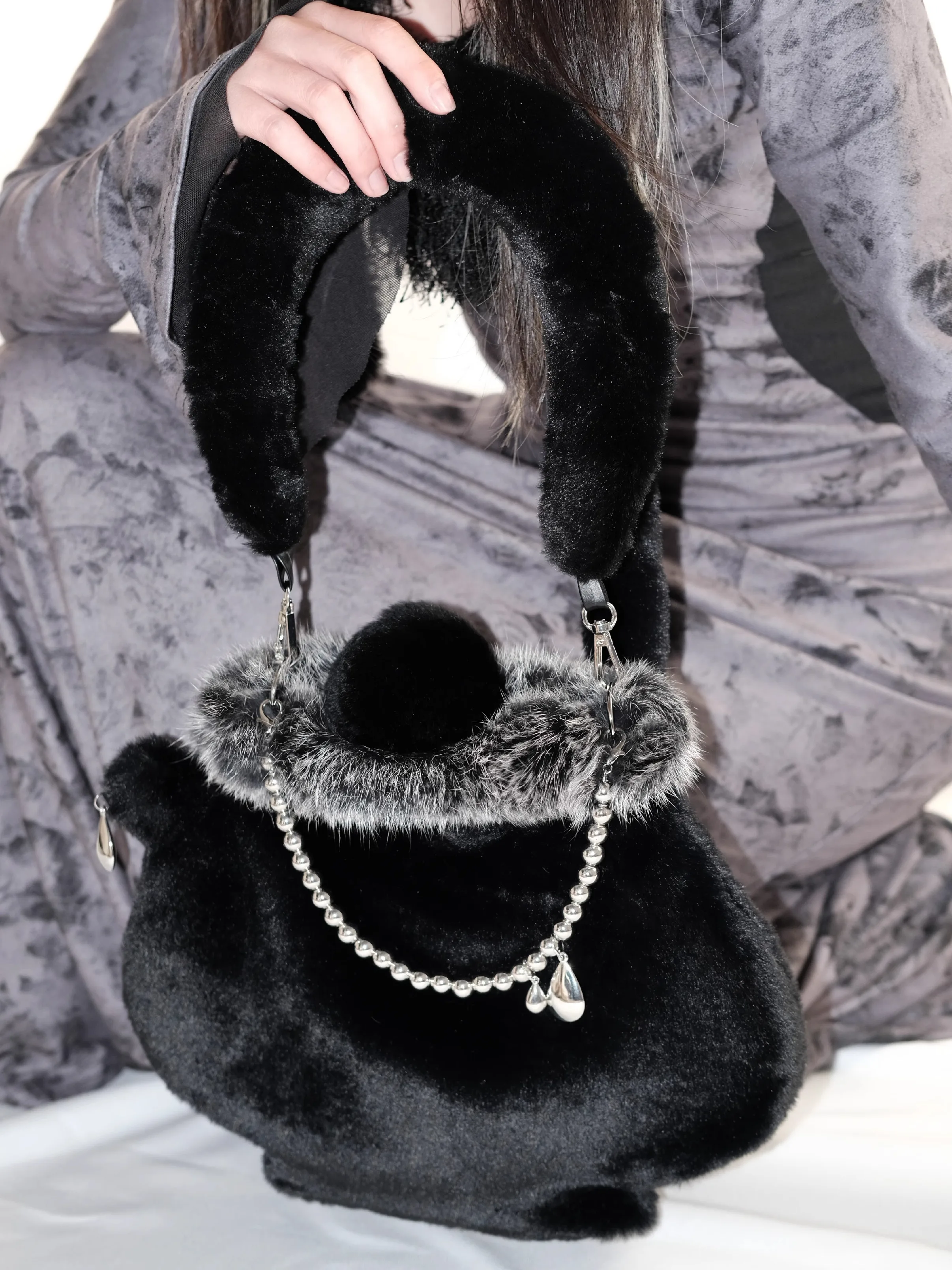 

Luxury Brand Handbag Original High-quality Genuine Fur Rabbit Fur Bucket Shaped Metal Chain Single Shoulder Crossbody Bag Trendy