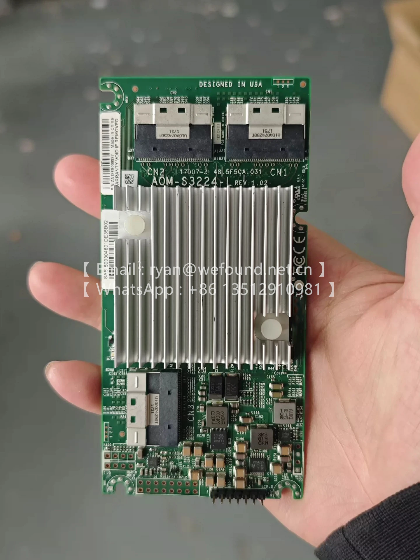 

AOM-S3224-L 12 Гбит/с 24-портовый контроллер PCI-E SAS-3 Мезонинная карта