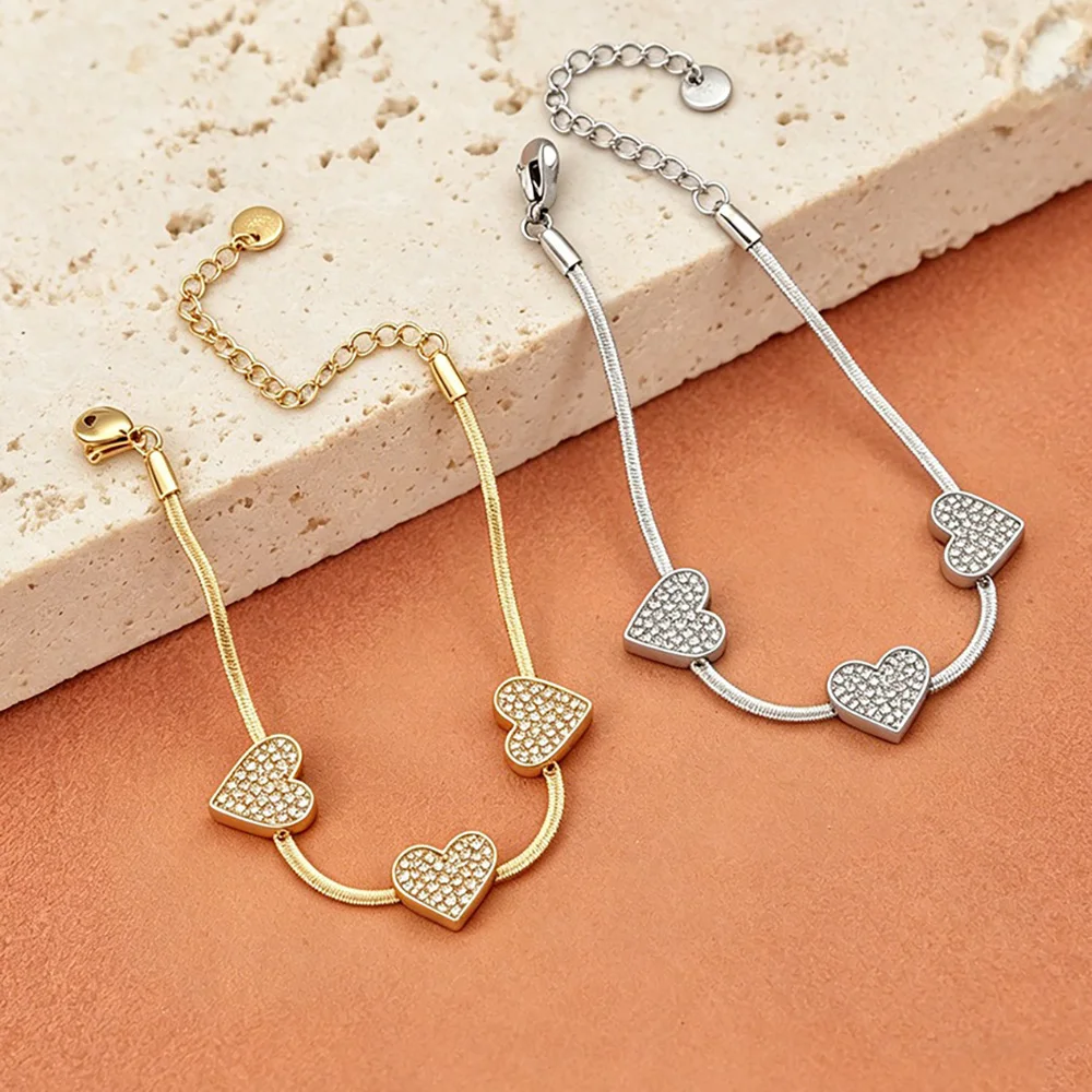 JeeMango Zartes Zirkon-Liebesherz-Charm-Armband für Frauen, hochwertige Edelstahl-Gliederkette, wasserdichter Schmuck B26023