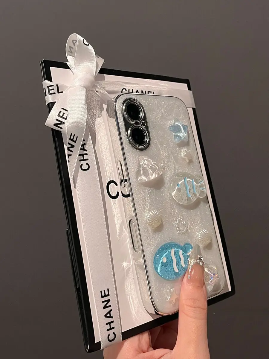 Lujosa funda de teléfono con patrón en relieve de cuero para iPhone, 15, 14, 13, 12 Pro Max, tendencia de moda, letra dorada caliente, cubierta de Color sólido