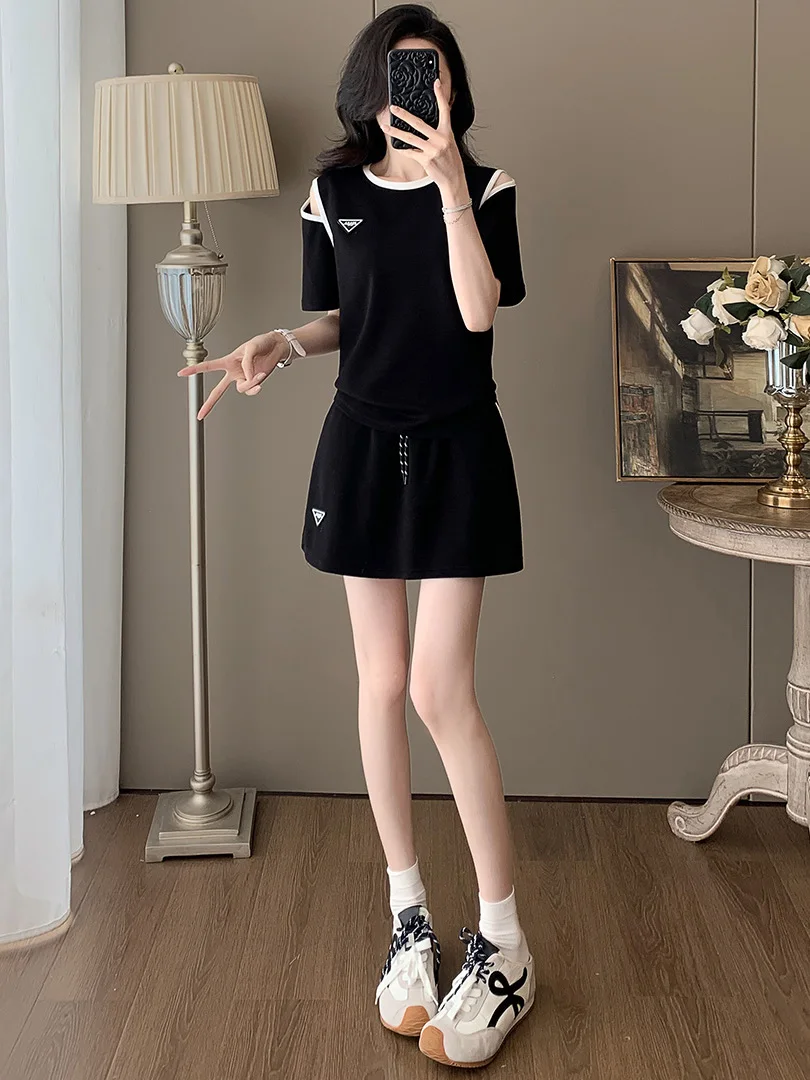 

Black Casual Sportswear Set for Women Summer New Fashion Anti-Aging Shoulder-Baring Short Sleeve Top Short Skirt Two-Piece Set