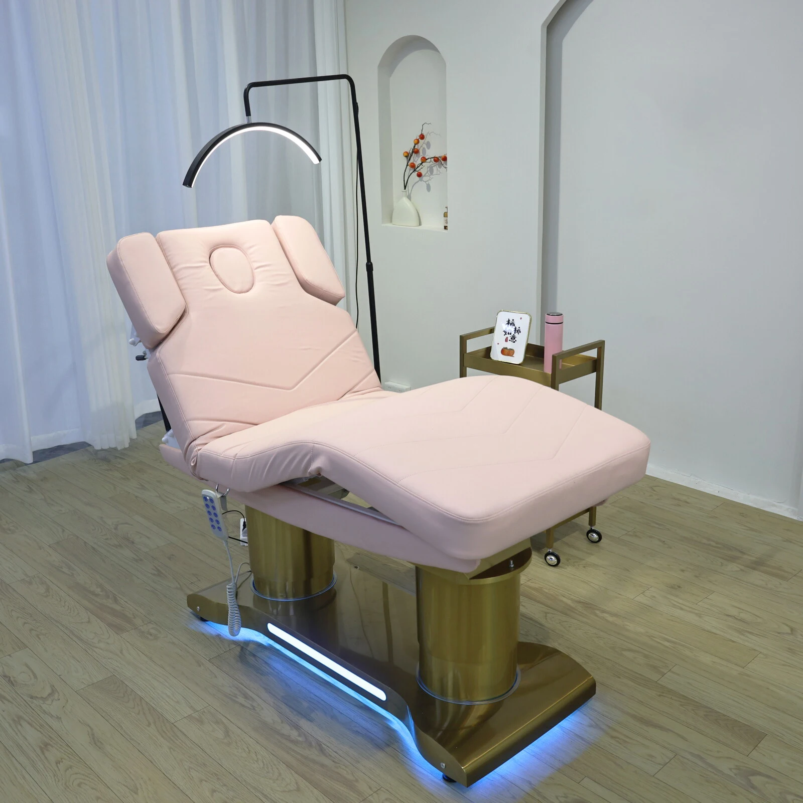 

Beauty Care Bed, Facial Care Beds, Massage Table, Legs can Raised and Lowered, Mattress can Semi Folded, Commercial Furniture