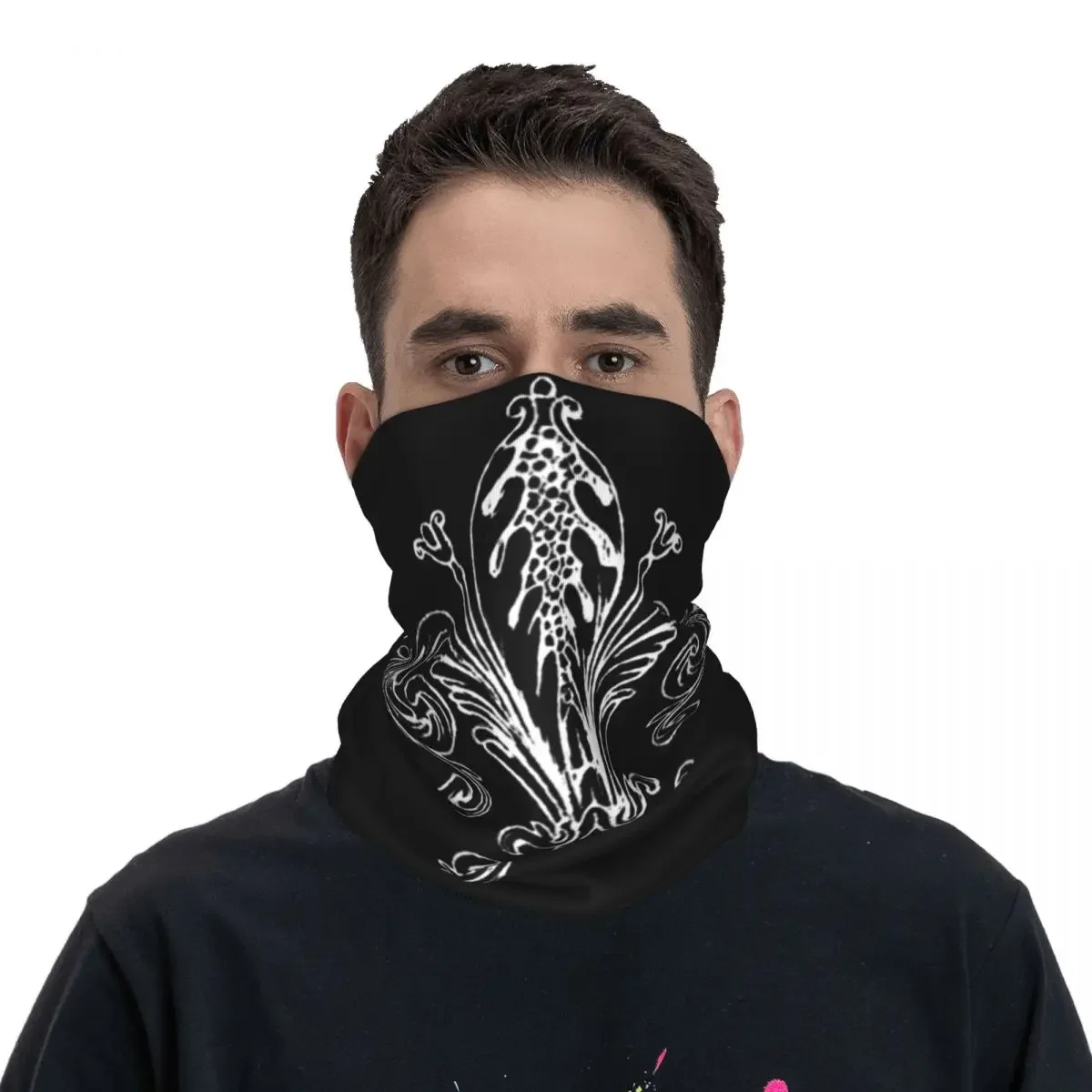 Men Fleur De Lis Drawing Bandana Merchandise Neck Gaiter Printed Mask Scarf Multifunctional Face Mask For Fishing Washable