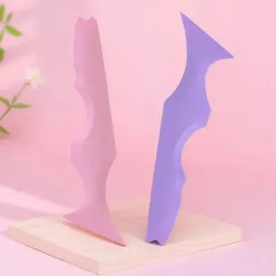 2 pièces Outils de maquillage en silicone pour eyeliner, pochoirs, couleurs rose et violet, applicateur multifonction pour mascara et rouge à lèvres
