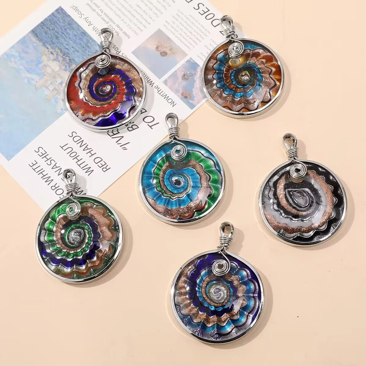 New Jewelry Handmade Murano Lampwork Glass With Silver Plated Wire Decorative Pattern Round Pendant Fit for Necklace Gifts