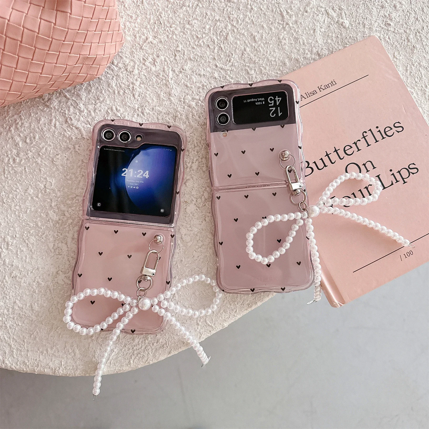 

Fresh Twisted Edge Full Screen Love Pearl Bow Hanger Case for Samsung Galaxy Z Flip 3 4 5G Flip4 ZFlip5 Shockproof Back Cover