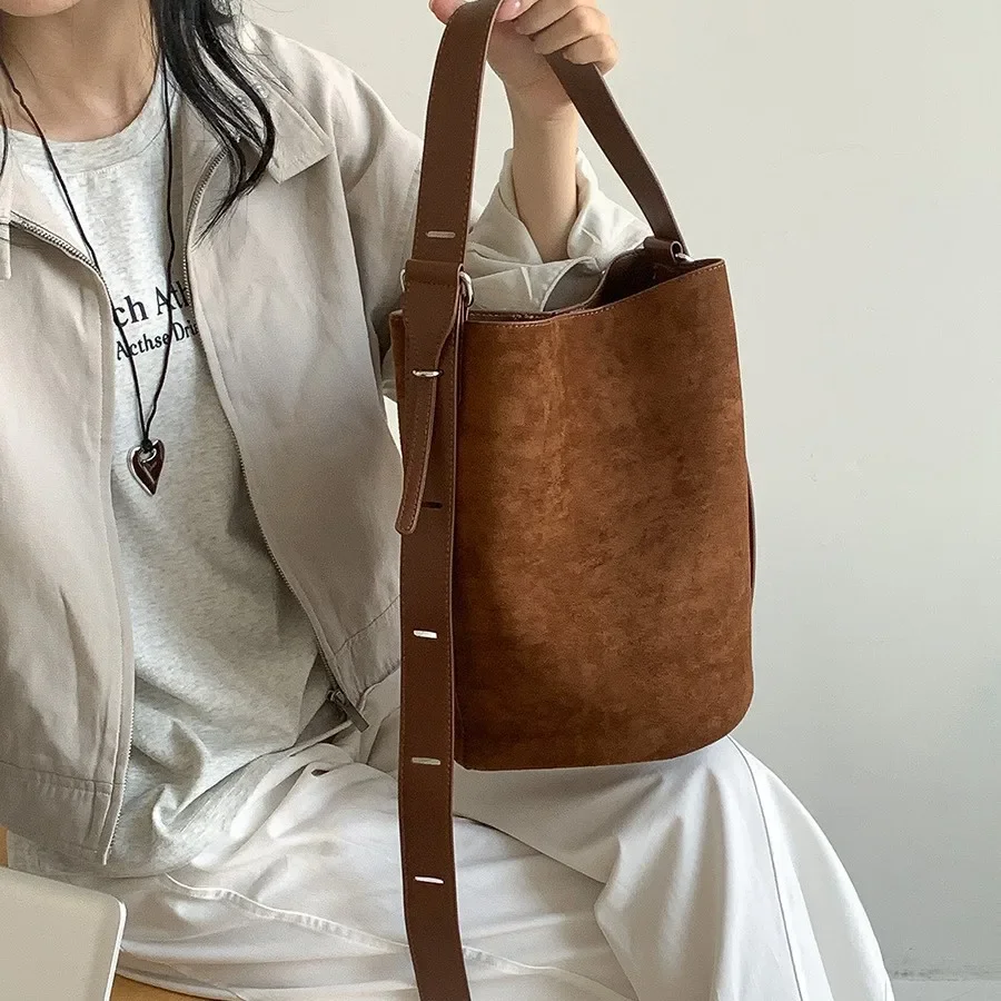 Fashion Wide Strap Crossbody bags for women handbag big capacity Luxury Designer Faux suede female Bucket Shoulder Bag brown