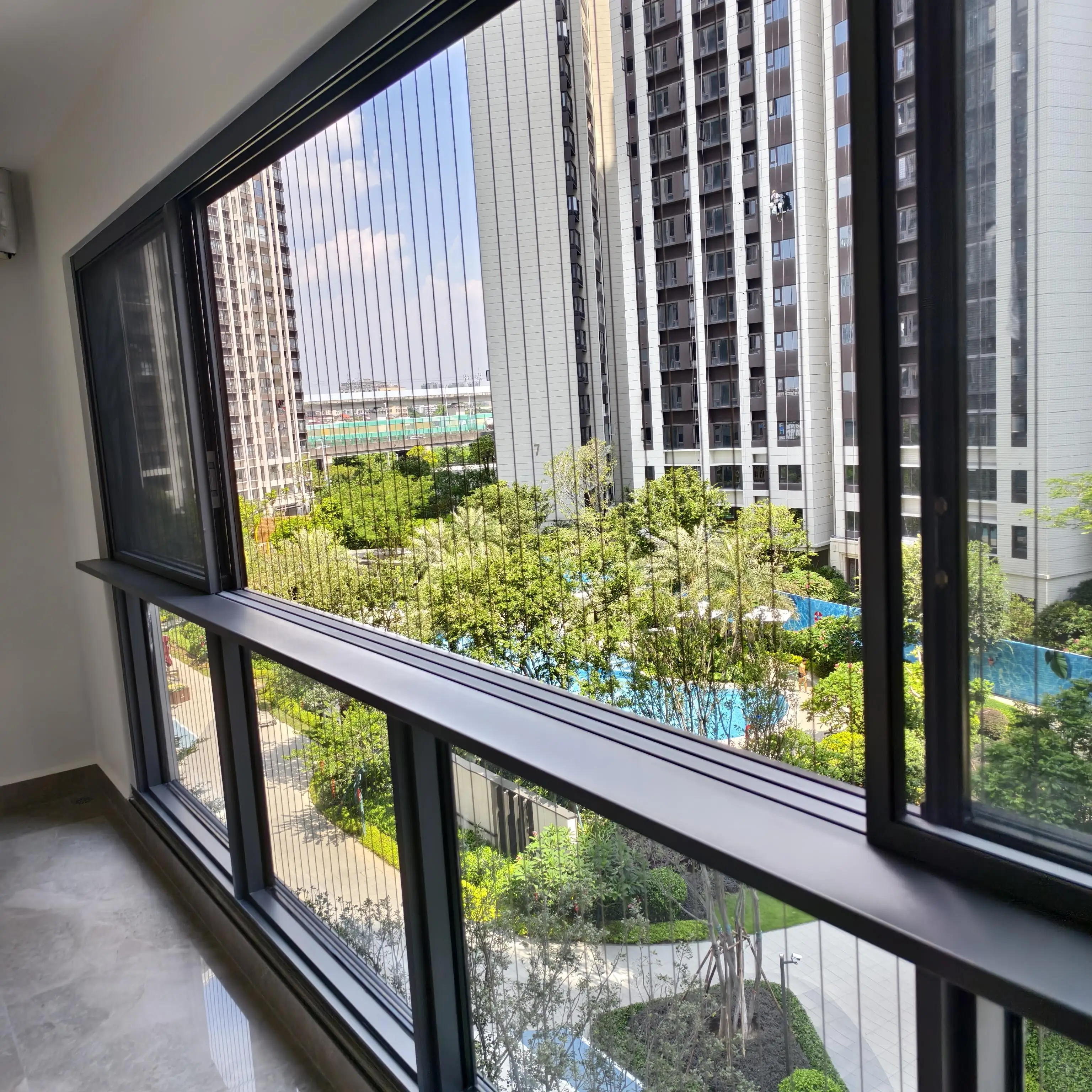 Aluminum alloy horizontal sliding window rhombus mesh anti-mosquito net 90 type frame single lock double opening casement window