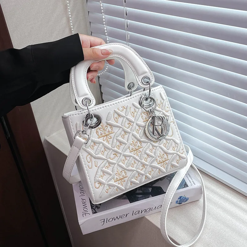 

Новые дизайнерские сумки, модные сумки Hamdbags, женские сумки с вышивкой принцессы на плечо, через плечо, модная универсальная маленькая квадратная сумка, сумка