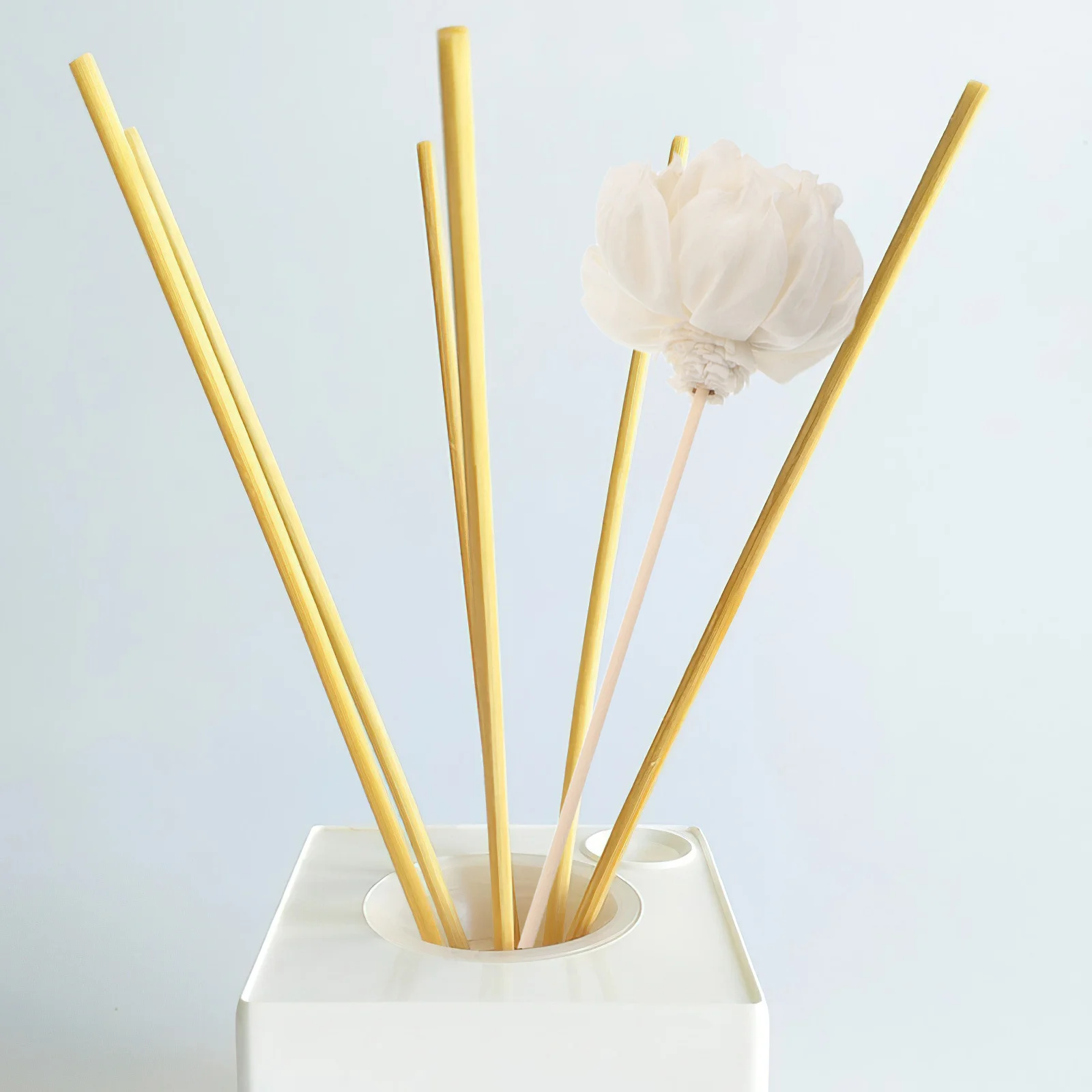 

4pcs 8.65X3.14'' Artificial Flower Scented Oil Diffuser Sticks For Bedroom Bathroom Office - Fragrance Diffuser