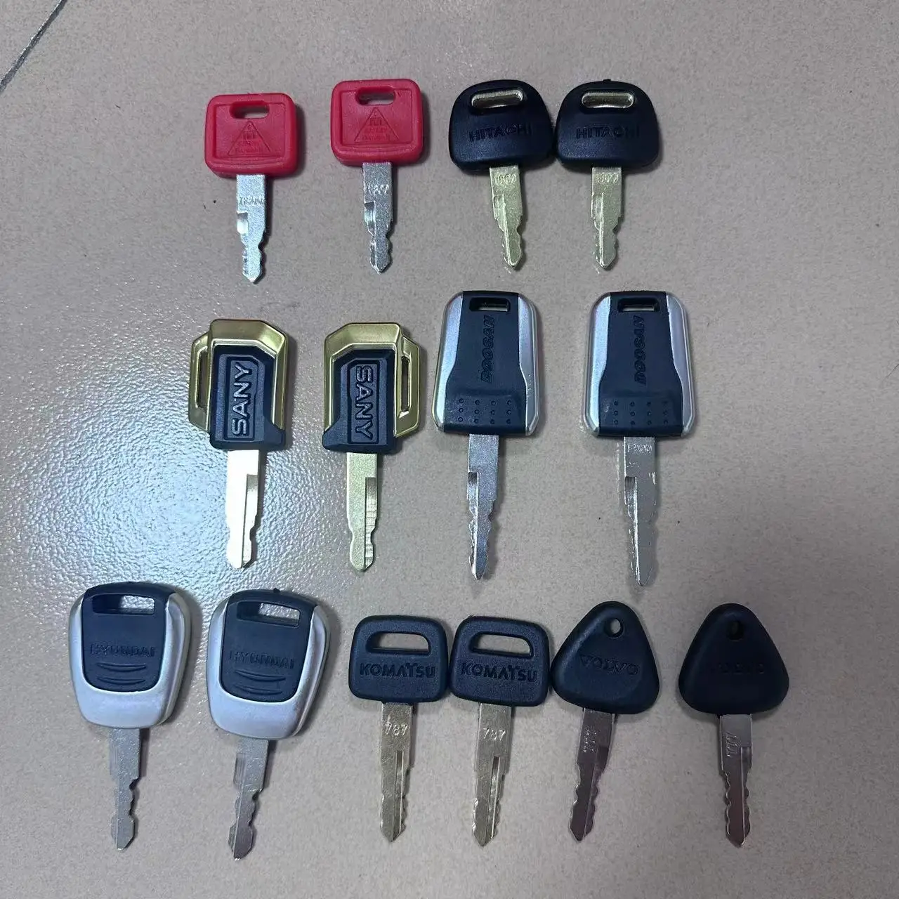 

14pcs excavator keys for H800 key for 777 key For Sany For Komatsu For Doosan For Komatsu For Hyundai