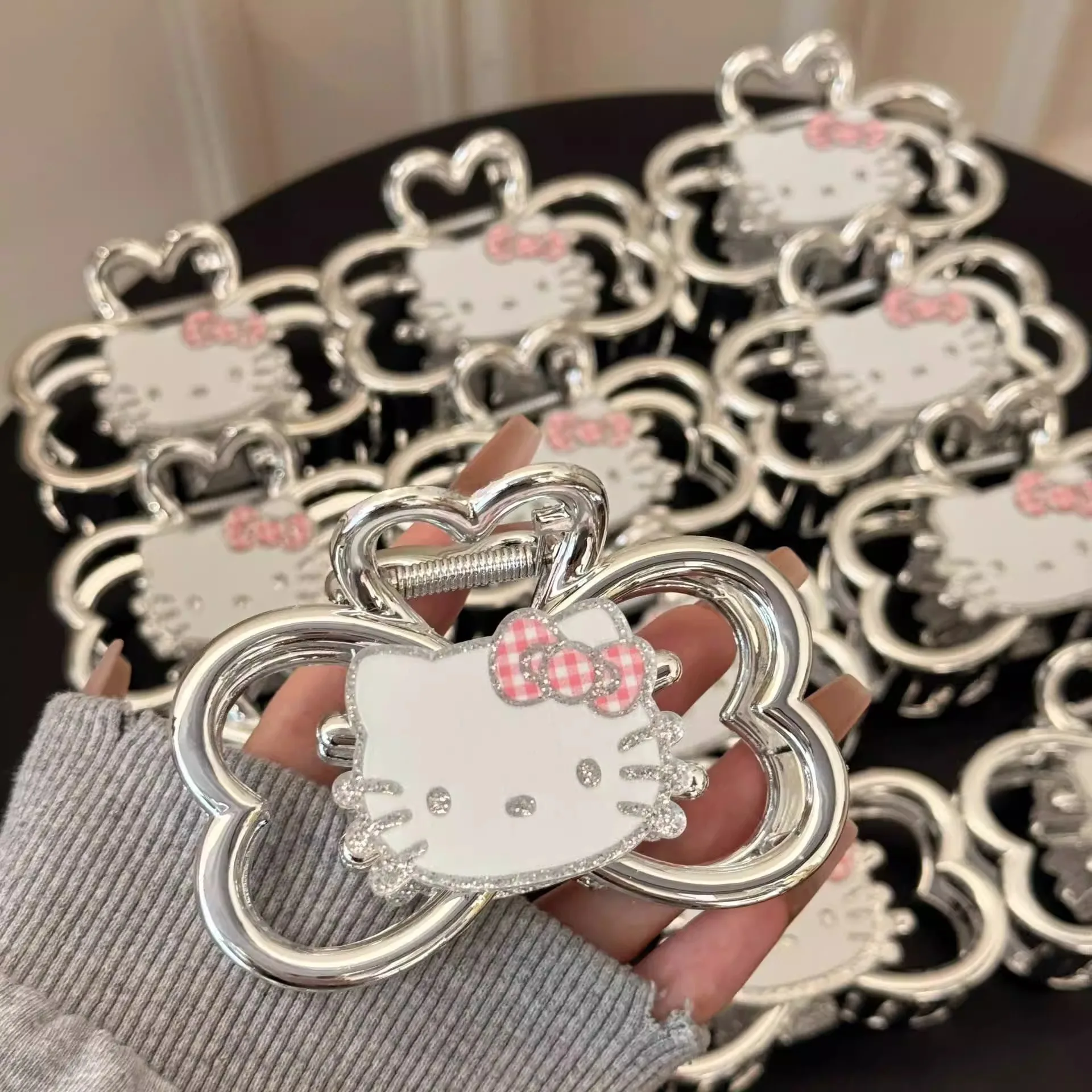 

2025 New Shiny KT Fashion Hello Kitty Double-Sided Hair Clip High-End Silver Cute Bow Shark Clip Bun Hairstyle