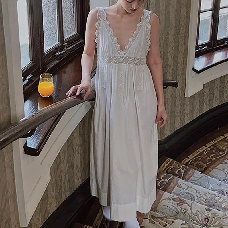 

French Retro Goddess Sexy Beautiful Nightgown Summer Sexy Antique Embroidery Palace Night Sleepwear for Women