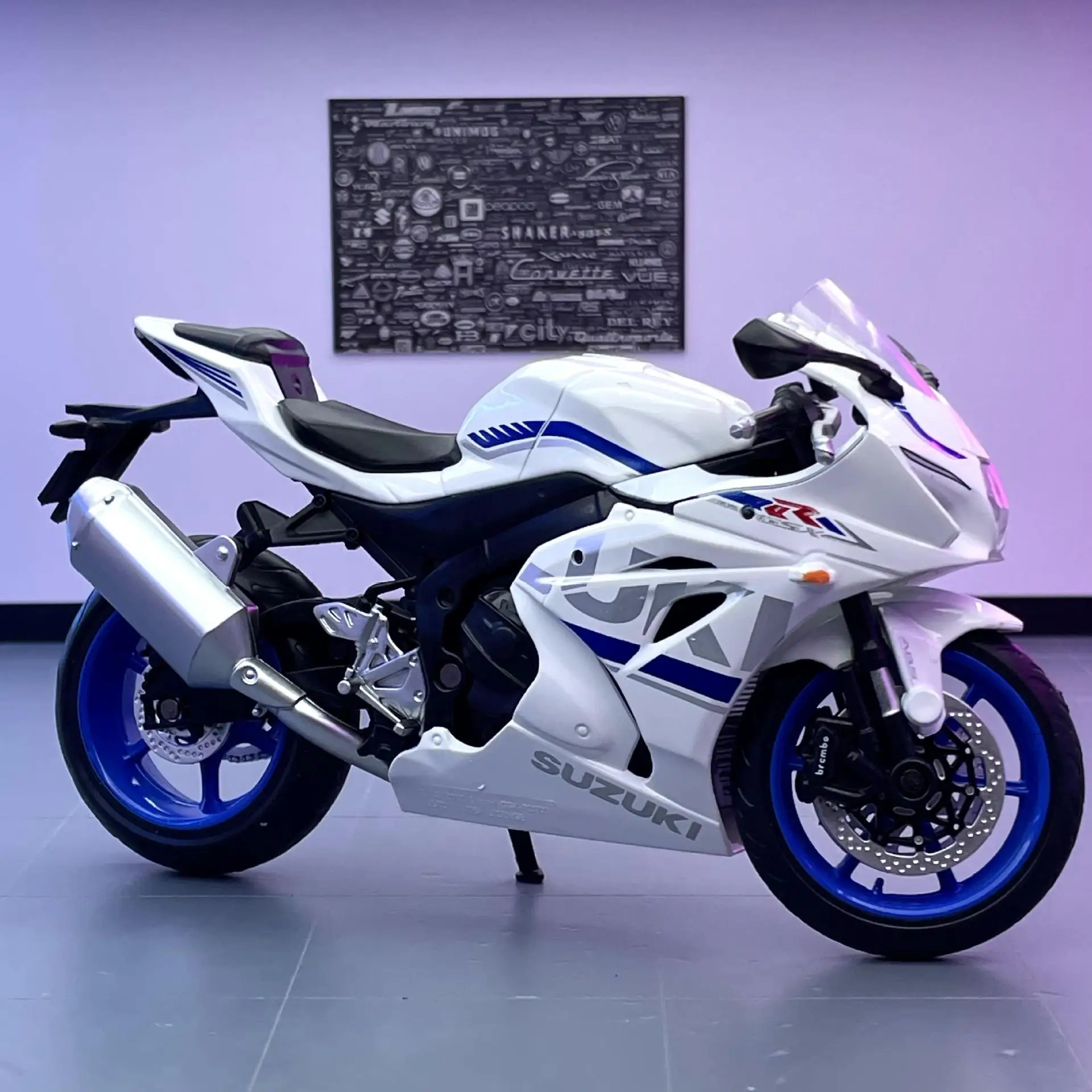 โมเดลรถมอเตอร์ไซค์ GSX-R1000ทำจากอัลลอยของ1:12สำหรับเด็กผู้ชายของขวัญวันเกิดของสะสมในรถ