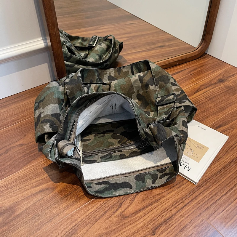 الجانب الأيسر ليوبارد القماش حمل الحقائب سيدة المتسوق حقيبة كتف للتسوق للنساء 2025 الكورية موضة Y2K حقائب كروسبودي عادية