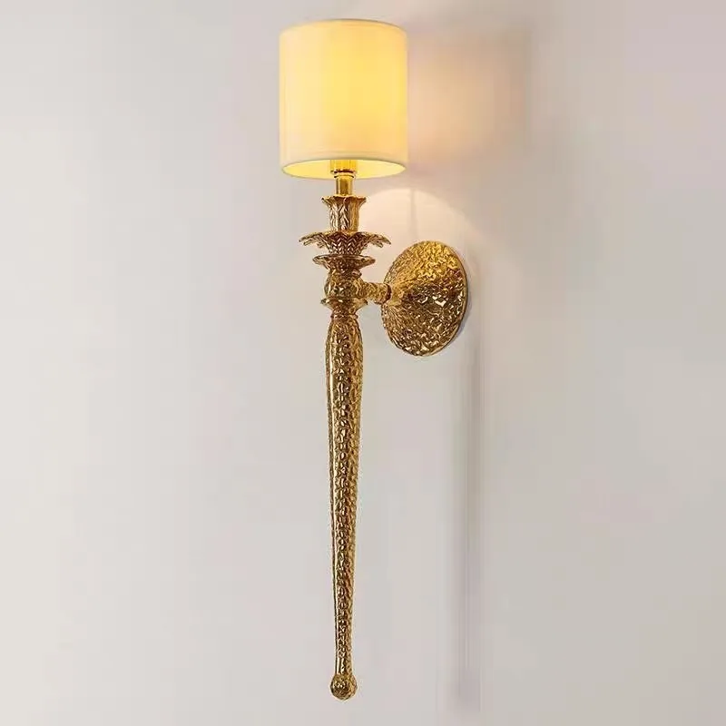 Luxury French Palace Solid Brass Artistic Grand Wall Lamp for Bedside Living Room Hallway Background