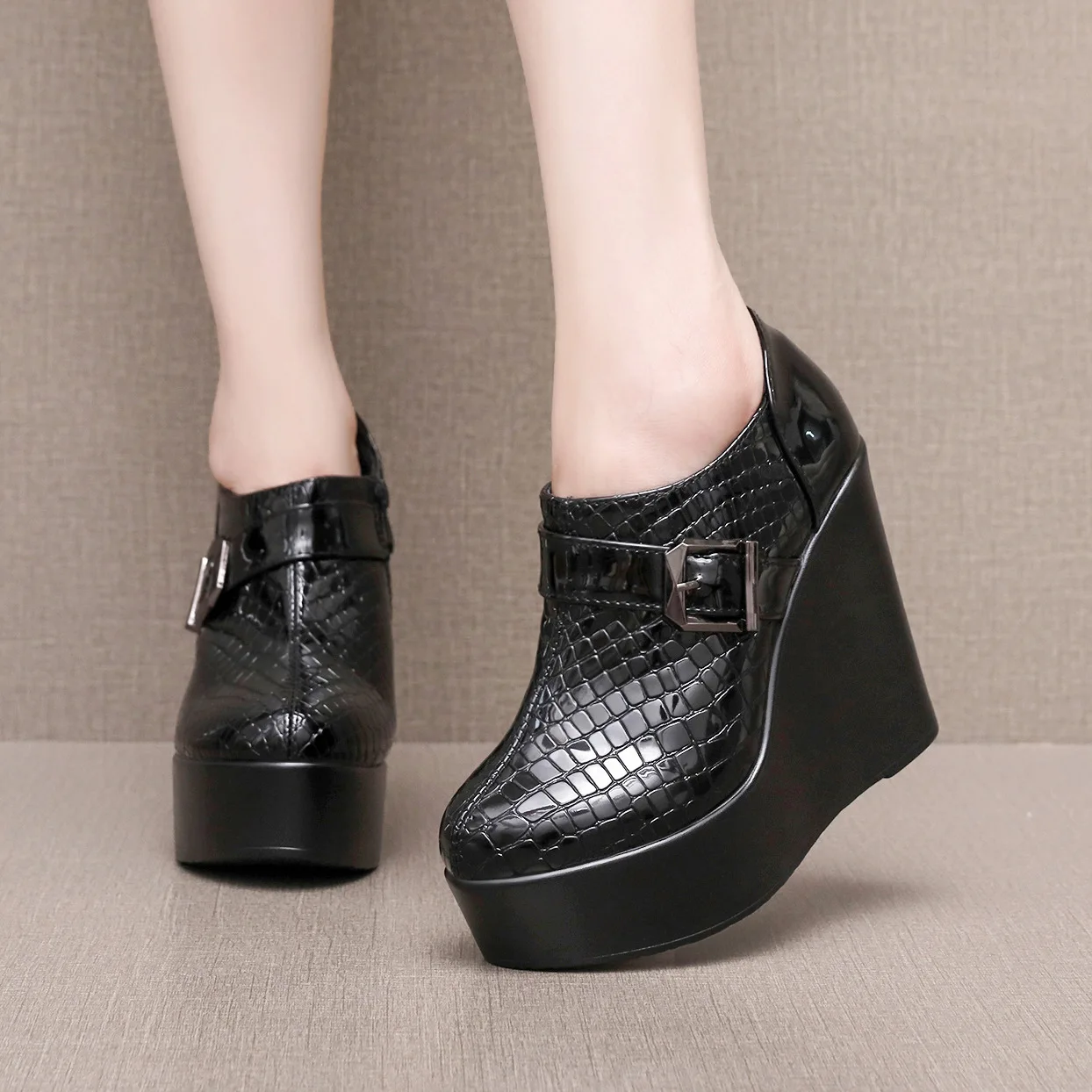 8 см, 12 см, маленький размер 33–43, удобные туфли из лакированной кожи с пряжкой, осенние туфли на танкетке, осень 2023, туфли на высоком каблуке для модели офисного платья