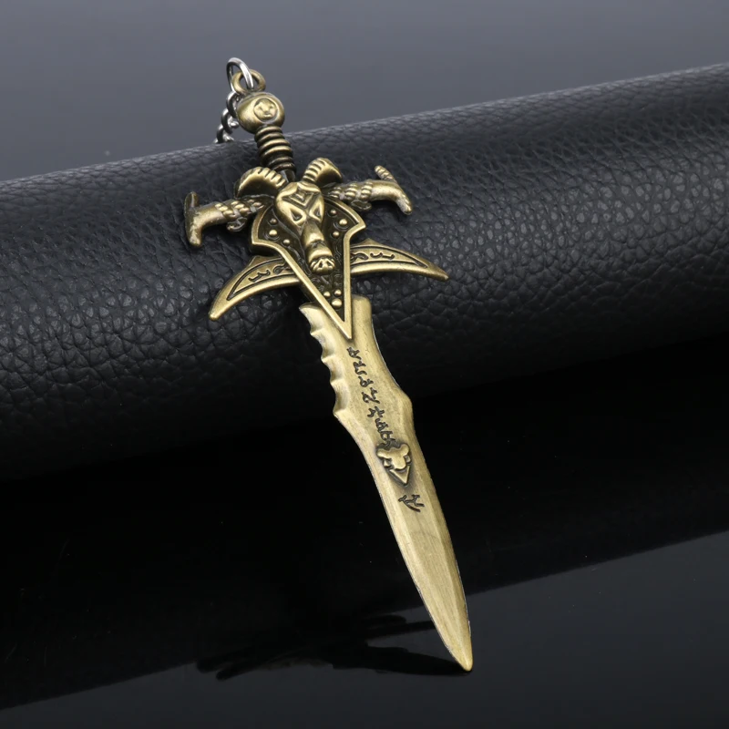 dongsheng WOW Game World of WarCrafts Keychain The Lich King Frostmourne Sword Weapon Dagger Metal Figures Keychain Key Ring