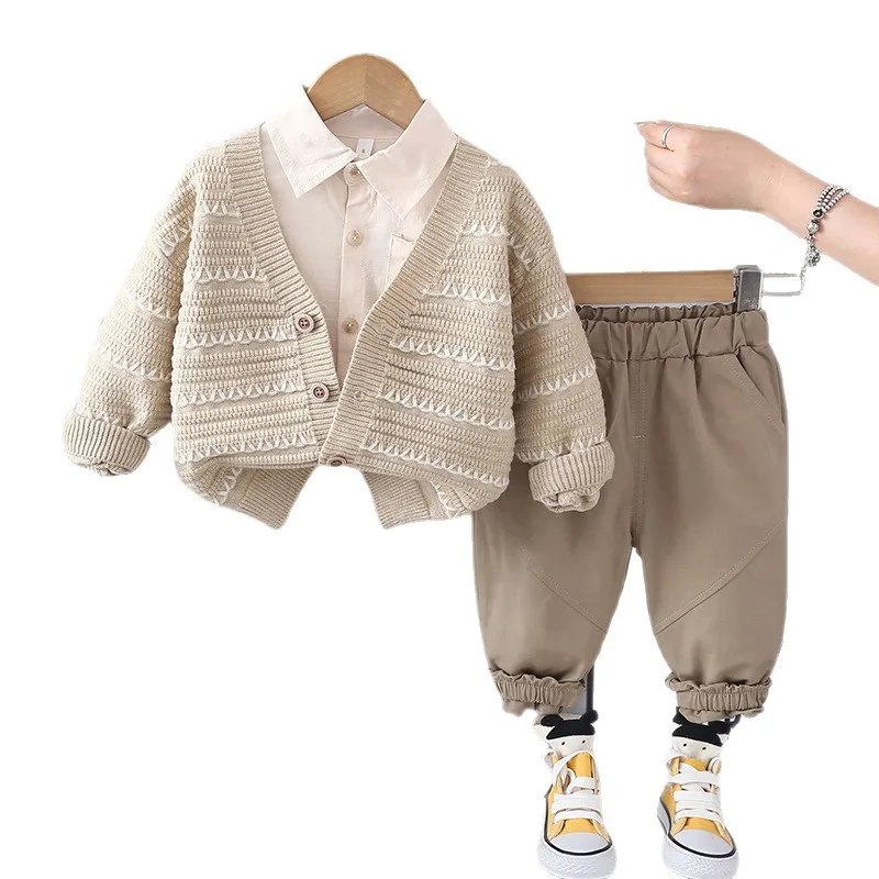 الأولاد الملابس مجموعات ربيع الخريف 2025 الأطفال الصوفية جيرسي البلوزات معاطف قمصان السراويل 3 قطعة دعوى للطفل محبوك وتتسابق الاطفال