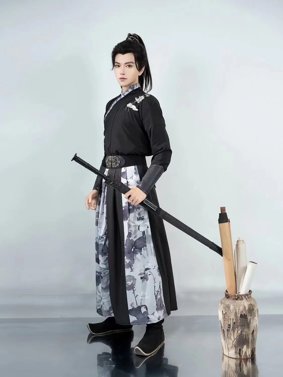 

Ethnic Style Original Men's Hanfu Lotus Embroidery Black Traditional Costume Vintage Niche Boys Girls Swordsman Cosplay Clothing