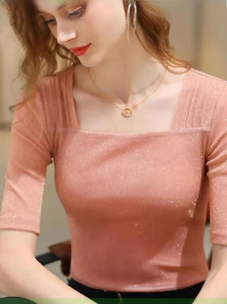 قميص نسائي بقاعدة شبكية من الخيوط اللامعة، تي شيرت رقيق بأكمام قصيرة، تصميم نحيف، أسلوب كاجوال، ألوان زاهية، ياقة مربعة.