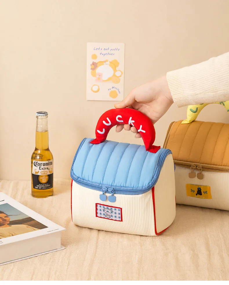 Cute Cartoon Pattern Portable Travel Cosmetic Bag with Niche Design for Organization and Storage