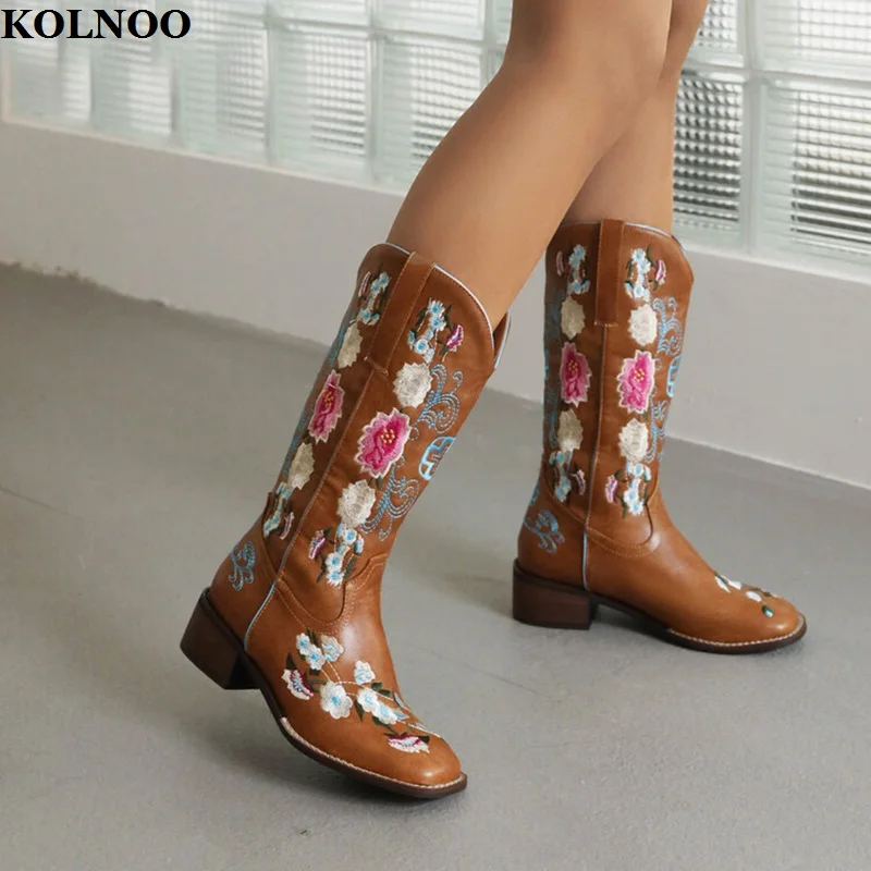 

Kolnoo 2022 New Vintage Style Womens Thick Heel Boots Embroider Flowers Large Size 35-47 Midcalf Booty Evening Fashion Hot Shoes