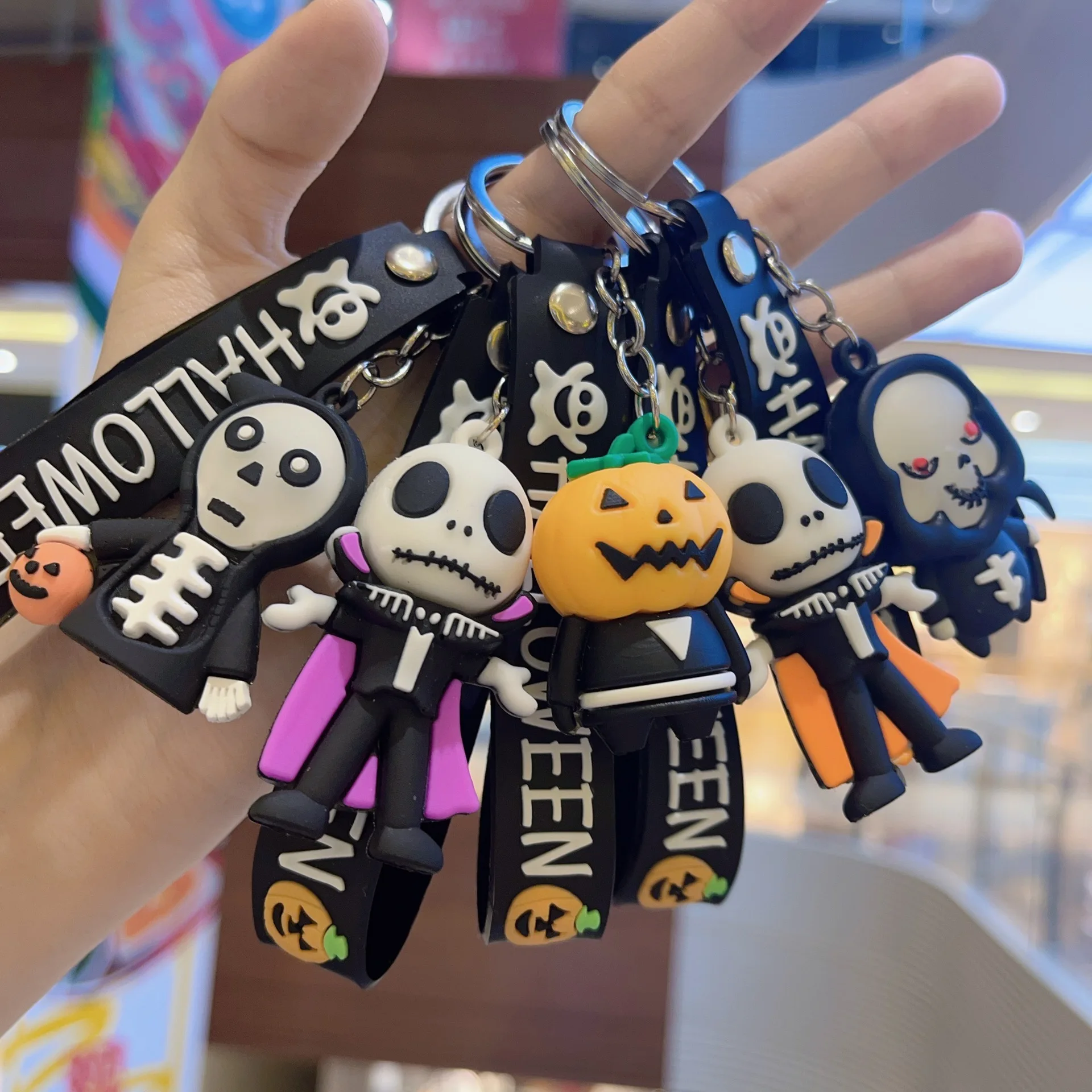 

Halloween Christmas Eve Horror Series Keychain Gifts Cute Pumpkin Lantern Cartoon Keychain Small Pendant