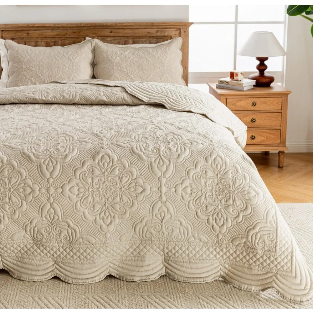 

King Size Cotton Blend Quilt Set with Embroidery, 3-Piece Lightweight Bedspread featuring Scallop Edges and Reversible Design