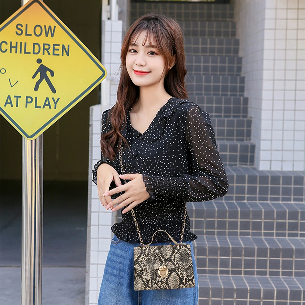 

Women Snake Print Shoulder Bag PU Leather Vintage Crossbody Bag Large Capacity Serpentine Chain Bag Female Shopping Purse