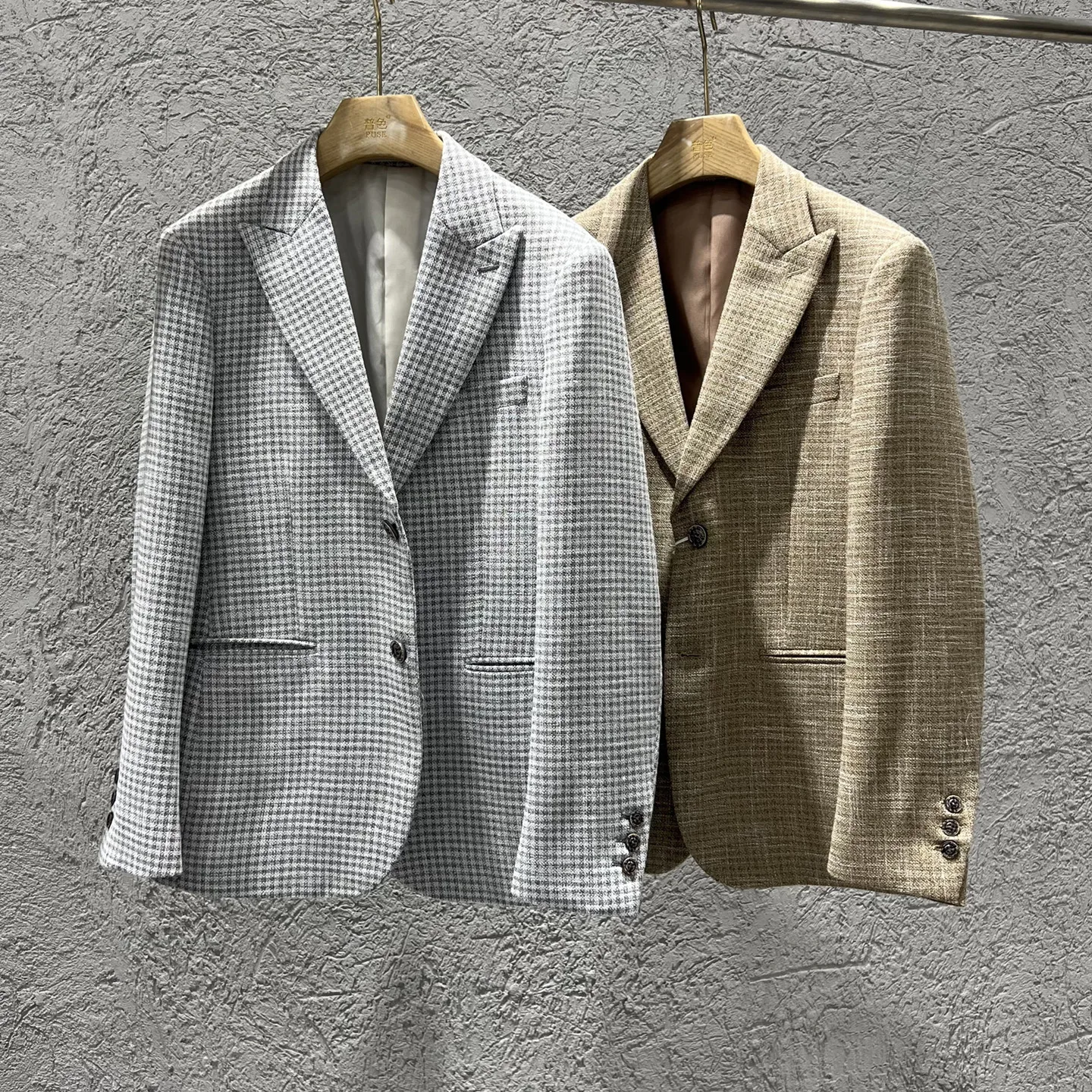 

High-quality men's wool old-style thick checkered suit jacket, men's high-end checkered suit in coffee color