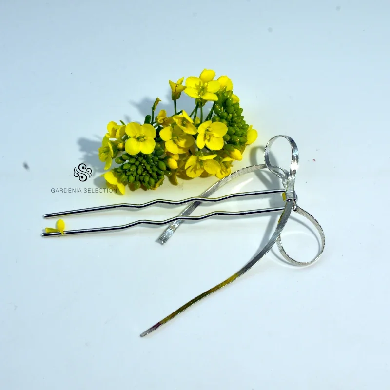 

The simple design of the metal butterfly hairpin is suitable for wearing in all seasons Hairpin