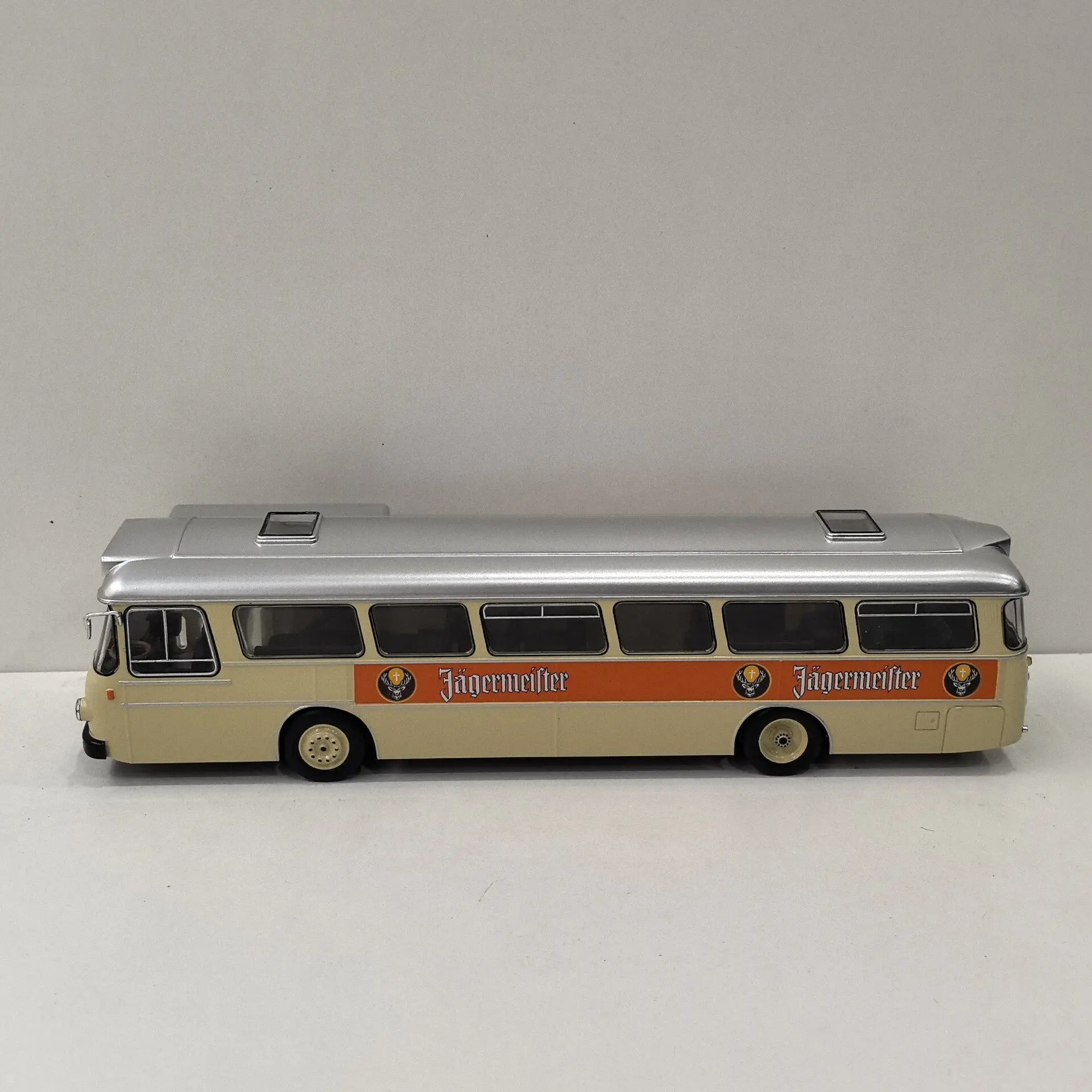 Paint Surface Defects Diecast IXO 1/43 Scale BUSSING SENATOR 12D German Bus Body Plastic Bottom Alloy W6 Alloy Car Model
