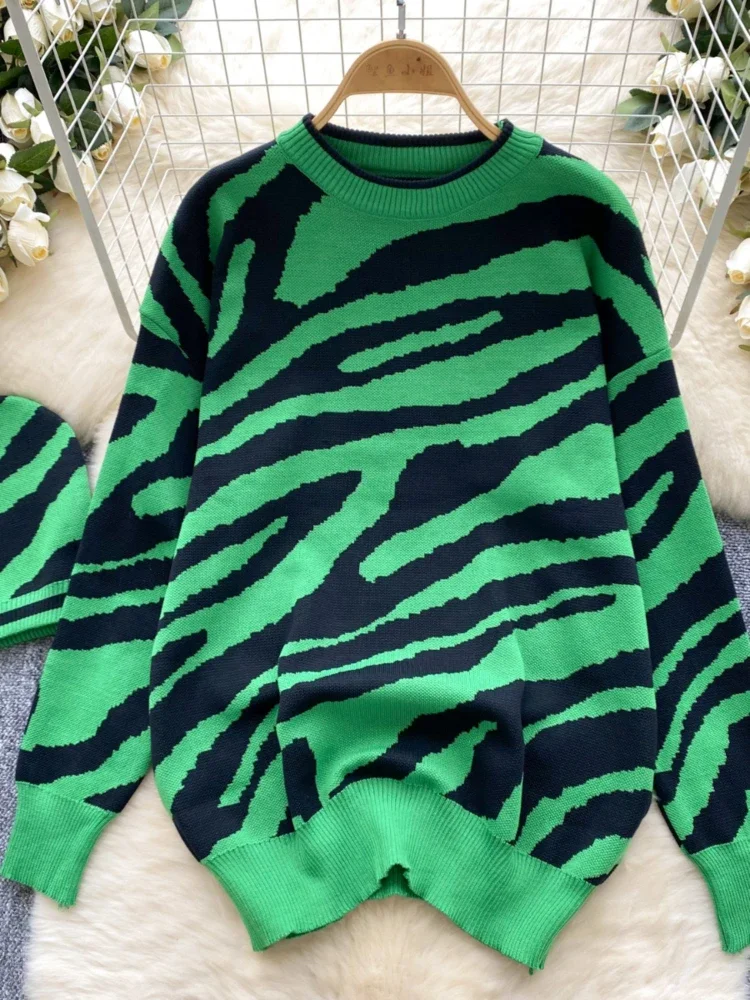 Autumn Winter Retro Zebra Print Sweater Women Round Neck Pullover Sweater Loose Long Sleeved Knitted Sweater Tops