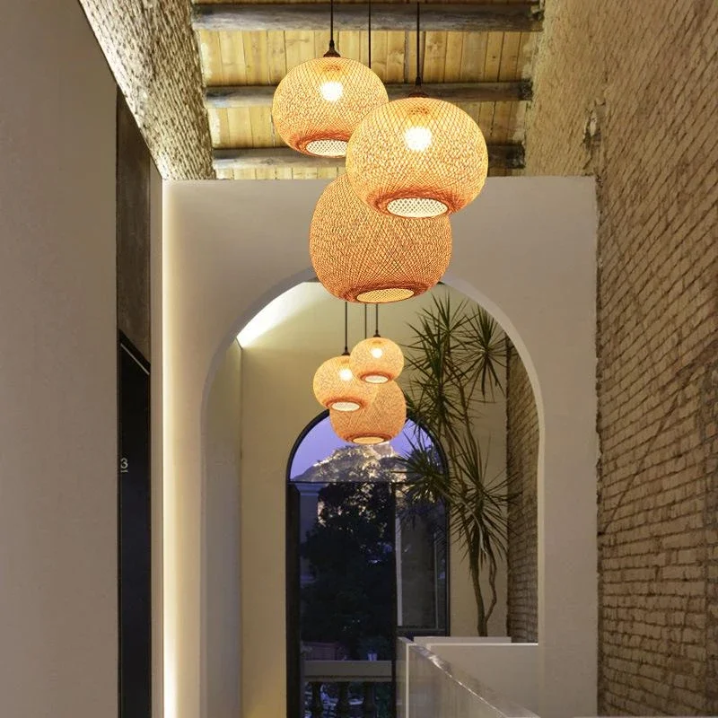 Lampe Suspendue Alberoise Ronde en Bambou Naturel, Luminaire Décoratif d'Nik, Idéal pour un Salon ou une Chambre à Coucher