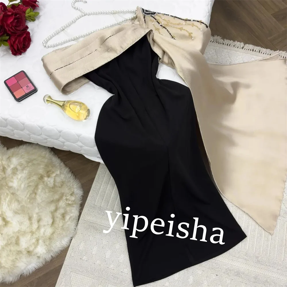 Vestido de ocasión a medida con hombros descubiertos y vaina de cumpleaños con cuentas de Jersey personalizado