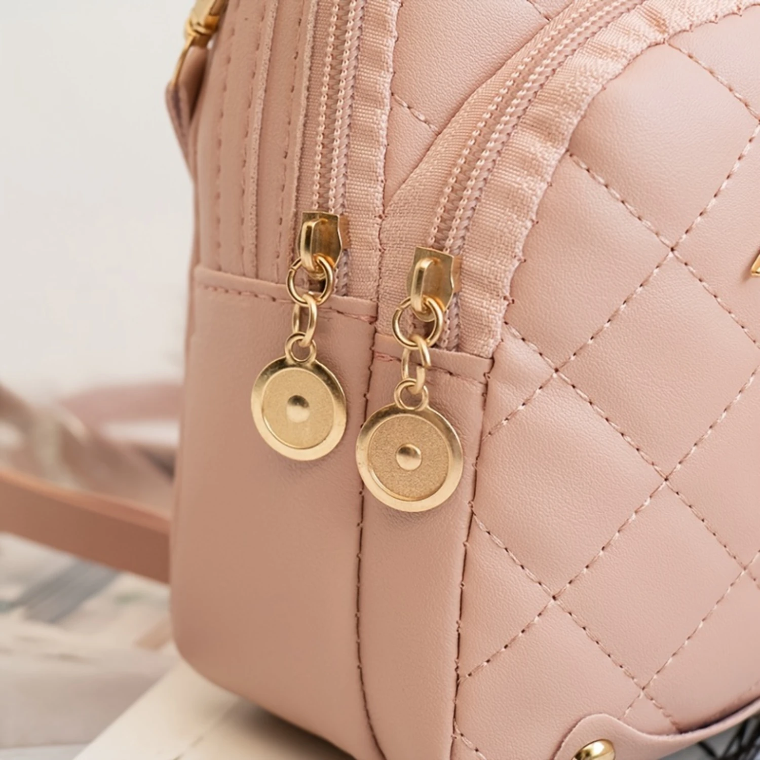 Small Argyle Quilted Backpack, Swan Pendant Decor Top Handle Purse, Women's PU Leather Daypack With Multi Zipper