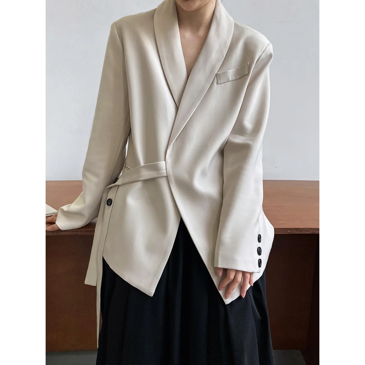 High-end design shawl collar suit jacket women\'s loose fashion drape tie suit jacket