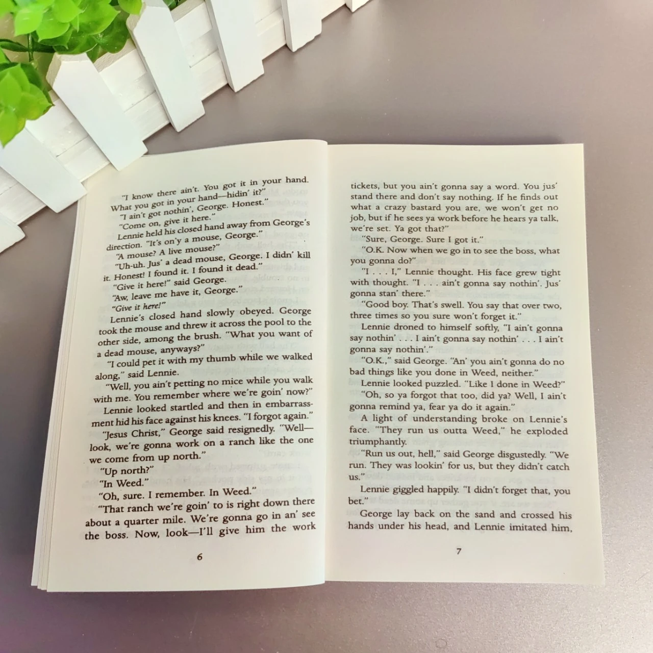 Il romanzo inglese originale tra topi e uomini di John Steinbeck