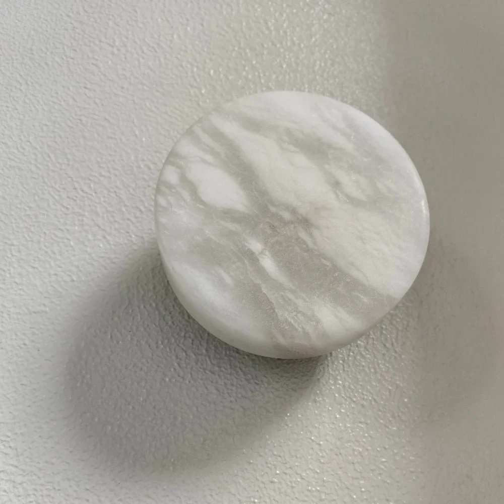 Lampada da parete moderna in ottone con testiera da comodino in marmo naturale spagnolo a LED, portico, soggiorno, sfondo, parete, hotel, scala, corridoio