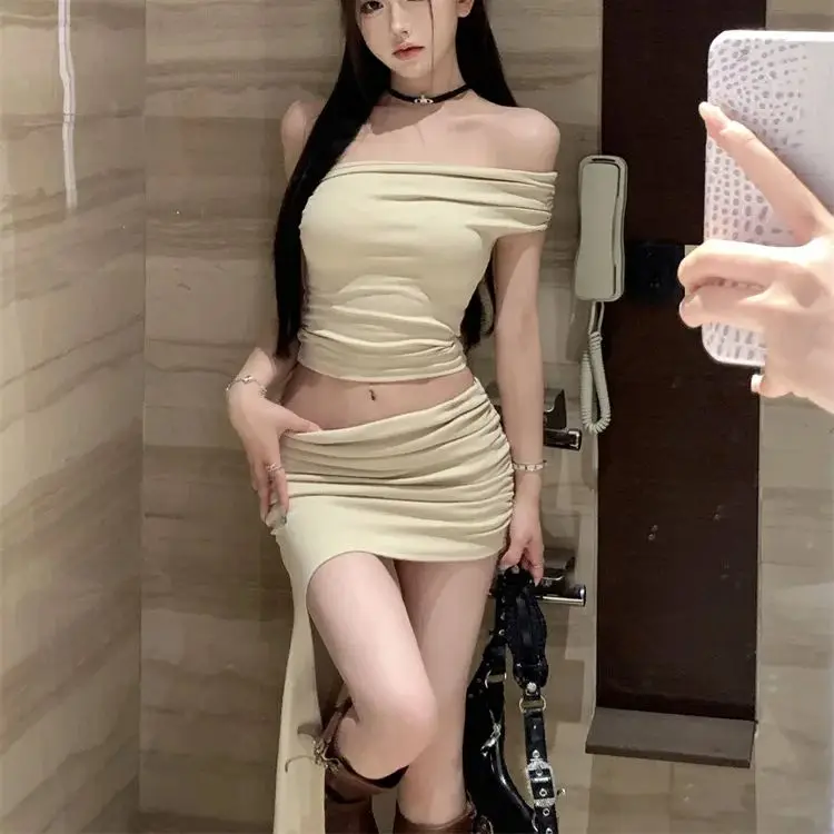 American hot girl niche slanted shoulder one-line collar T-shirt to wrap chest + short irregular skirt suit for women